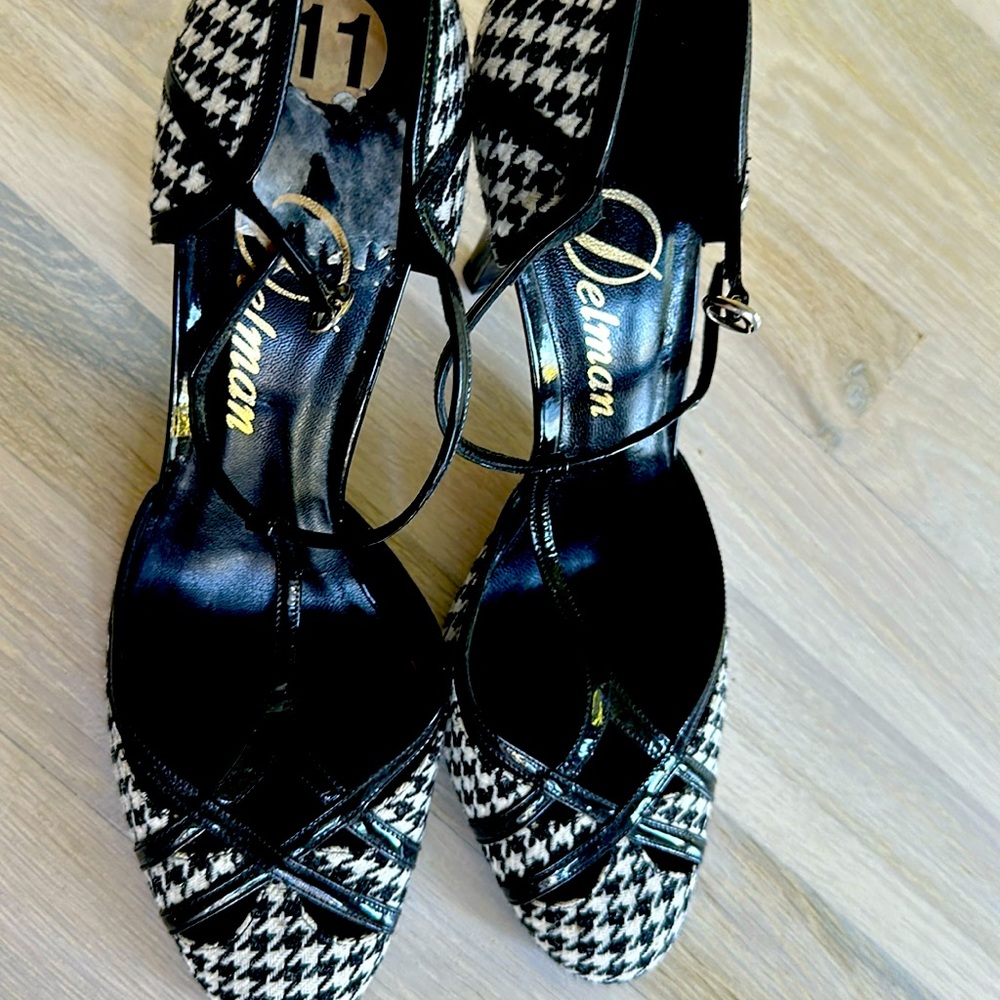 Beautiful plaid shoes